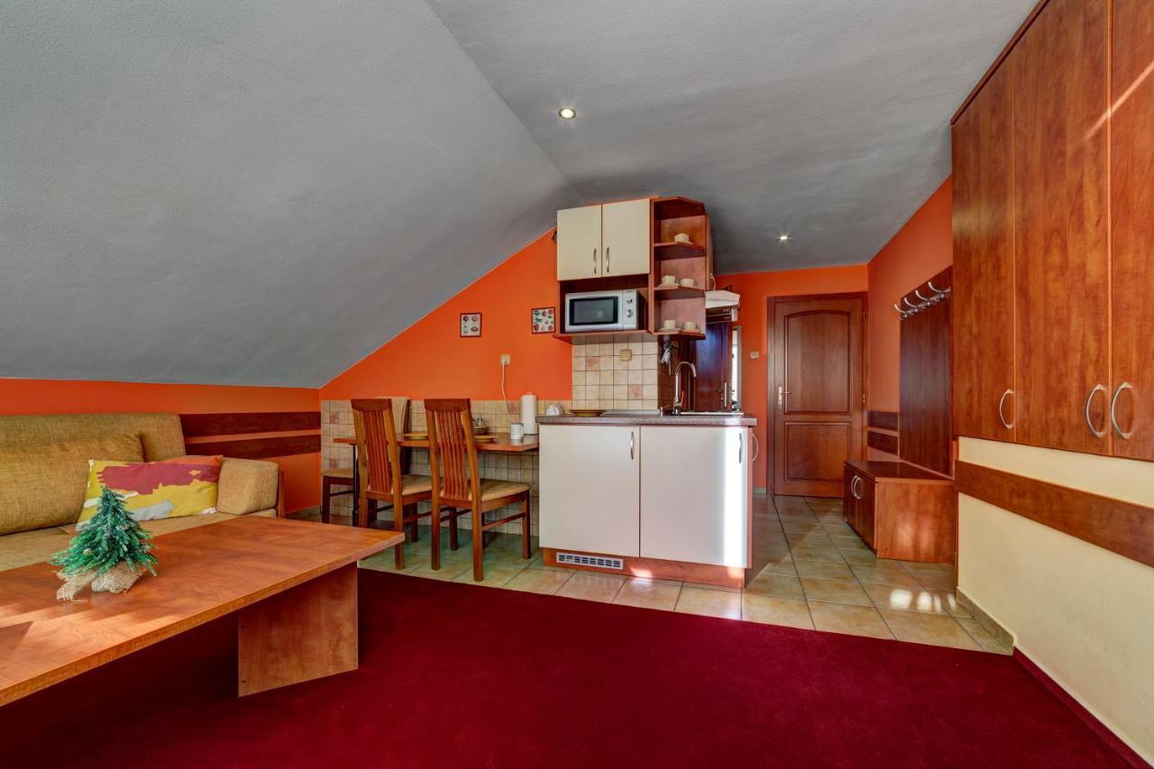 Apartmanovy Dom Slniecko Žiar Exteriör bild