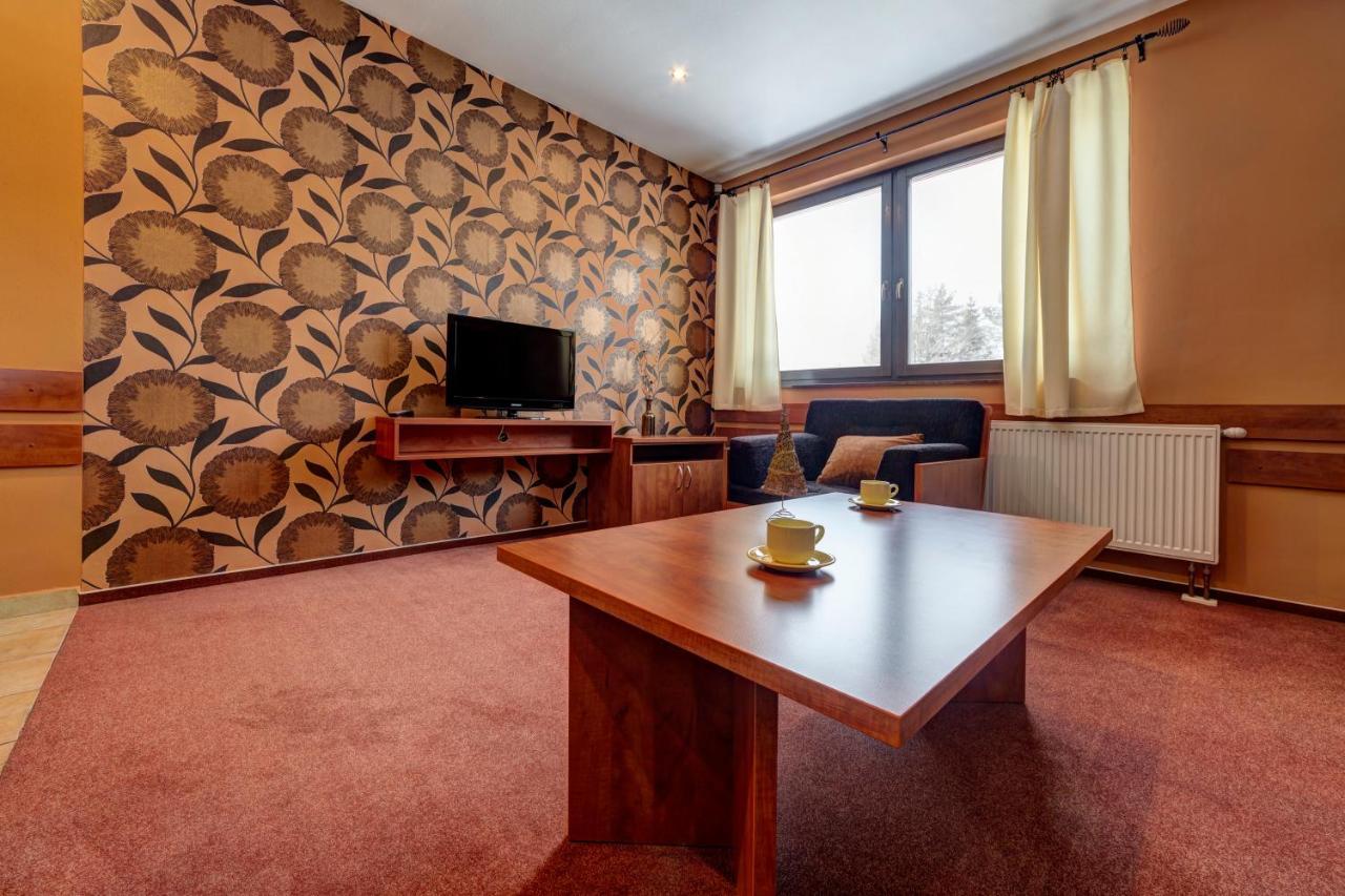 Apartmanovy Dom Slniecko Žiar Exteriör bild