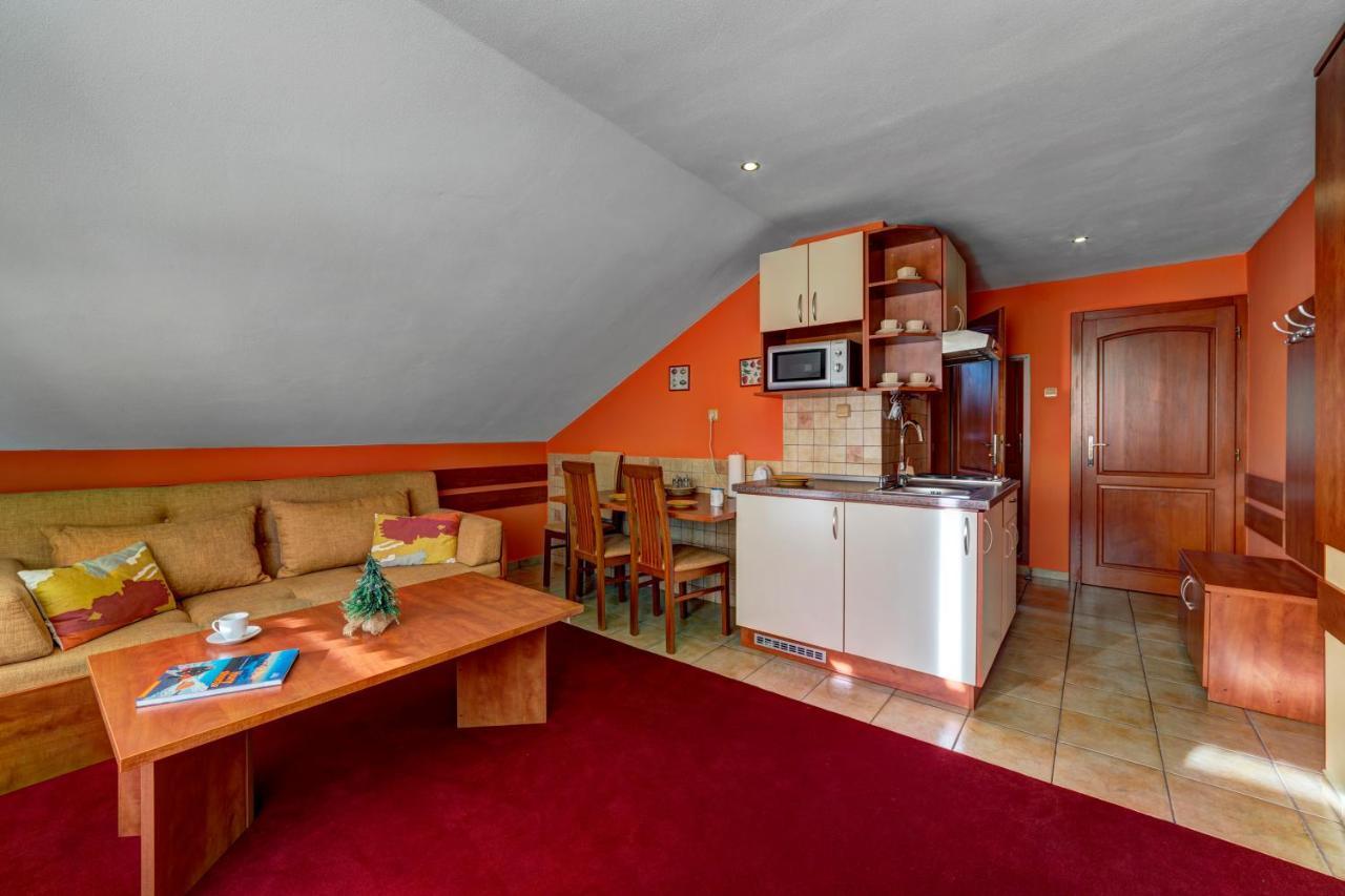 Apartmanovy Dom Slniecko Žiar Exteriör bild