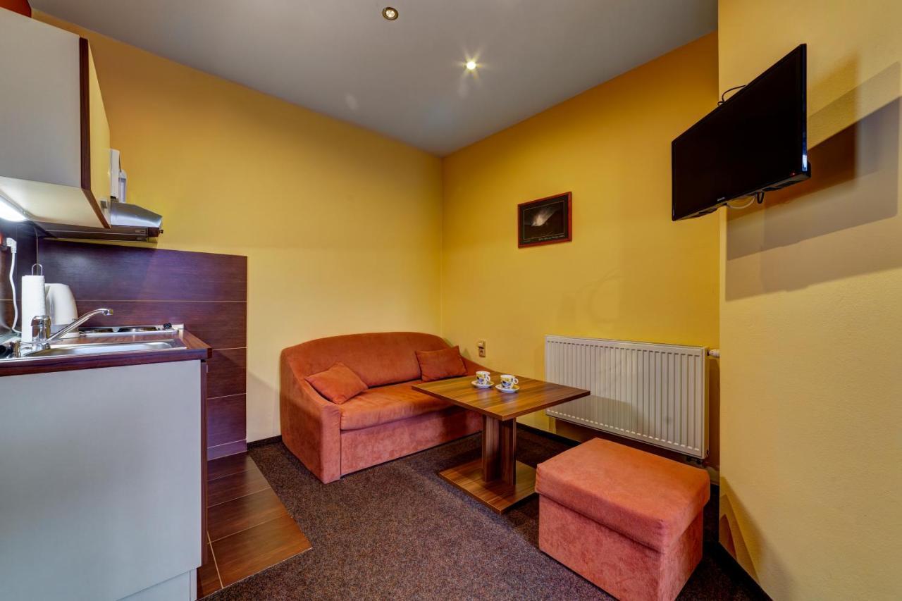 Apartmanovy Dom Slniecko Žiar Exteriör bild