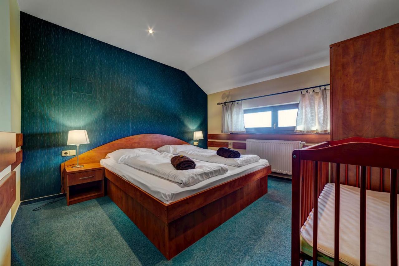 Apartmanovy Dom Slniecko Žiar Exteriör bild