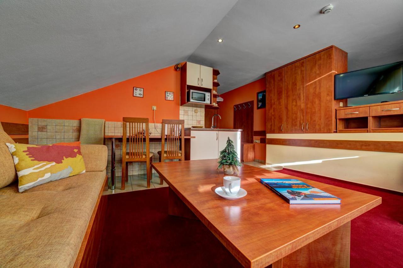 Apartmanovy Dom Slniecko Žiar Exteriör bild