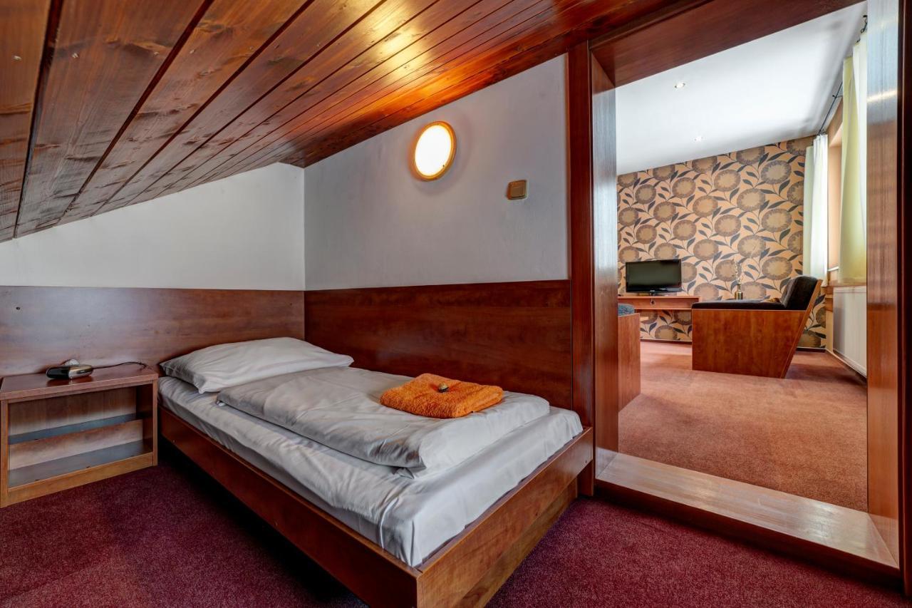 Apartmanovy Dom Slniecko Žiar Exteriör bild