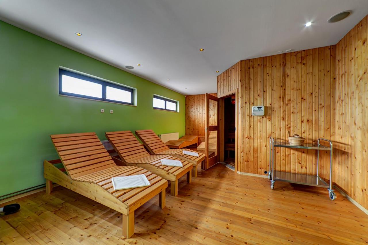Apartmanovy Dom Slniecko Žiar Exteriör bild
