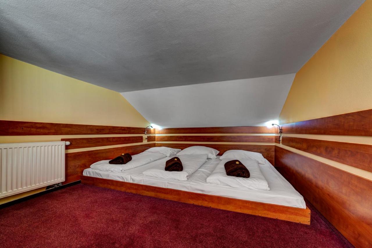 Apartmanovy Dom Slniecko Žiar Exteriör bild
