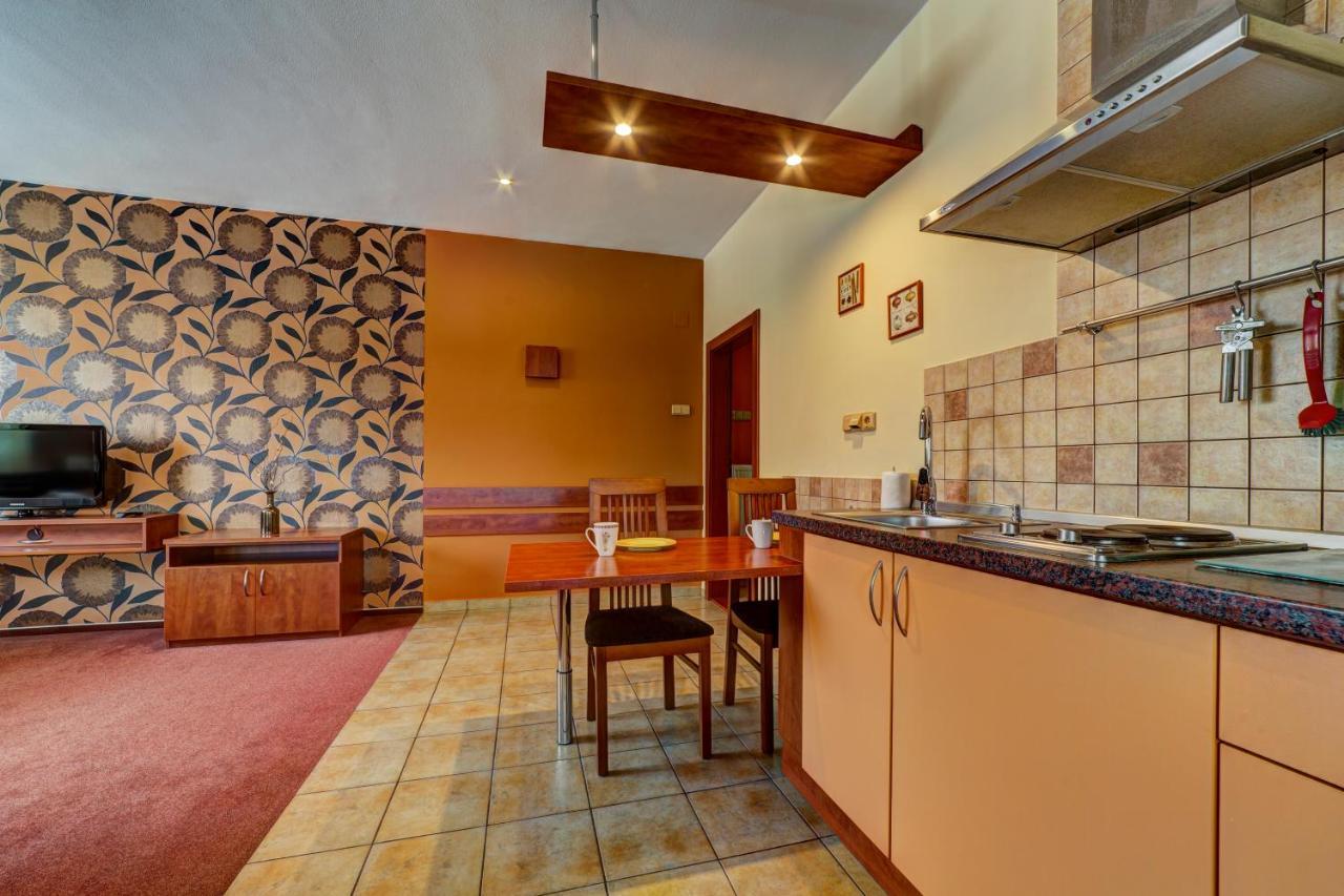 Apartmanovy Dom Slniecko Žiar Exteriör bild