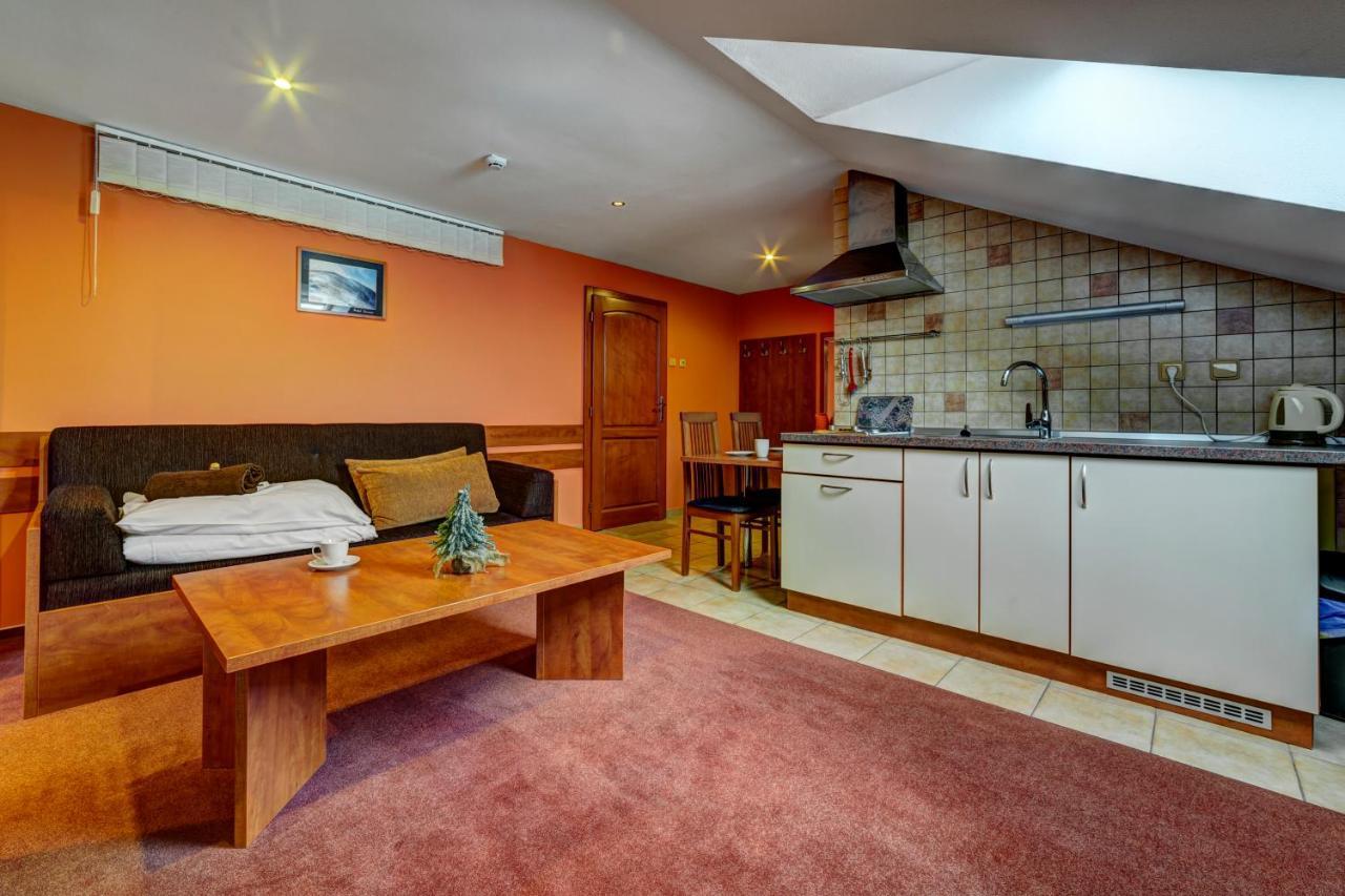 Apartmanovy Dom Slniecko Žiar Exteriör bild